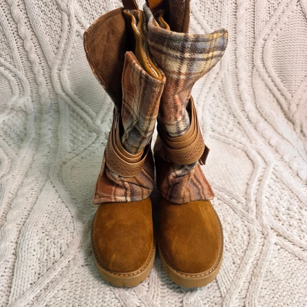 Muk Luks Mid Calf Boots Brown Plaid Flannel Suede Wrap Strap Womens 6 Wide New